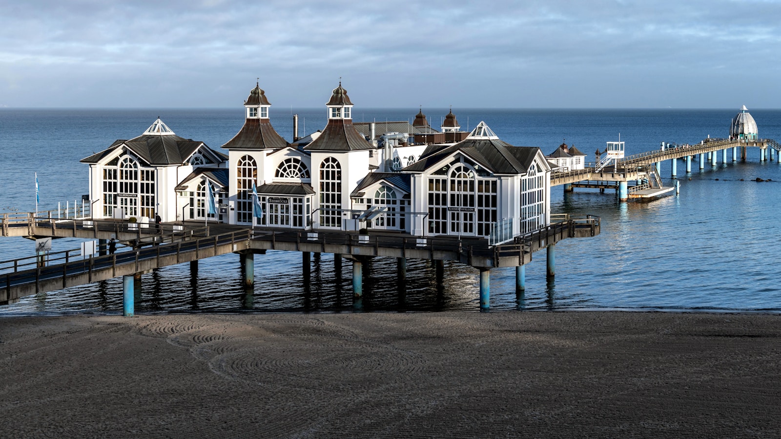 Seebrücke Sellin – Strand und Ostsee auf Rügen